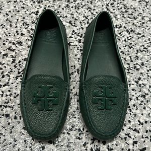 Tory Burch Loafer.